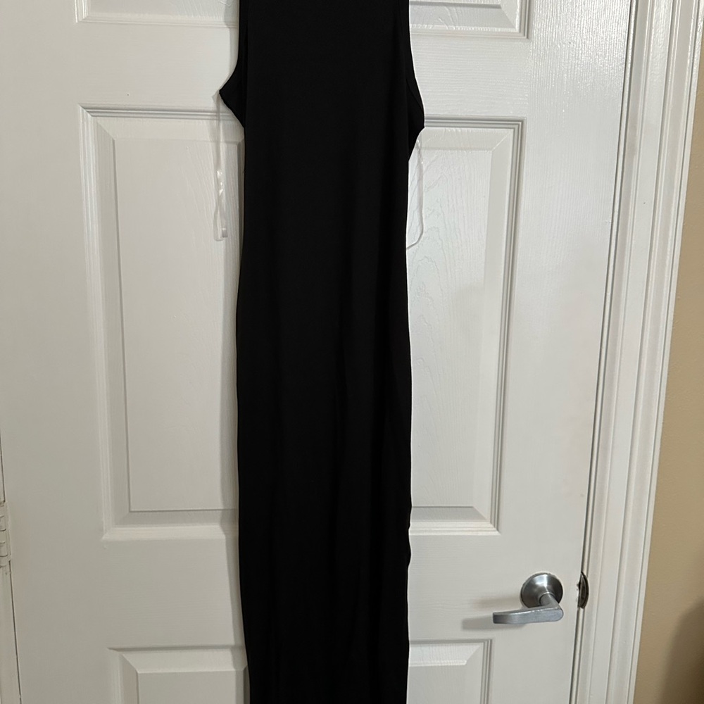 Black Sleeveless Dress